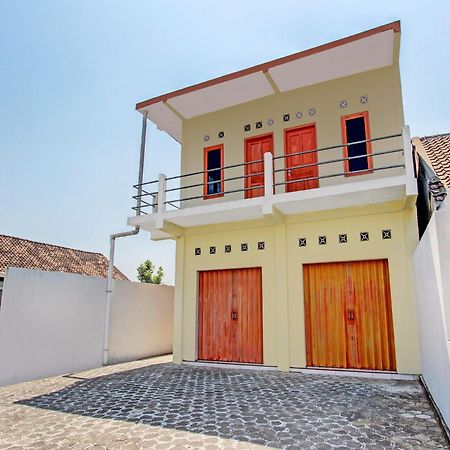 Spot On 93020 Rumah Singgah Ganjuran Bantul Exterior photo